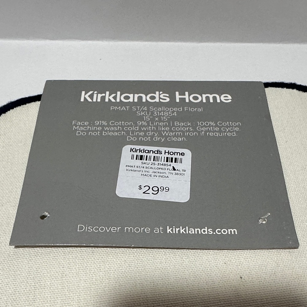 Kirkland’s Home Floral Placemats Set of 4 Cream Navy Scalloped Table Decor NWT - Picture 3 of 8